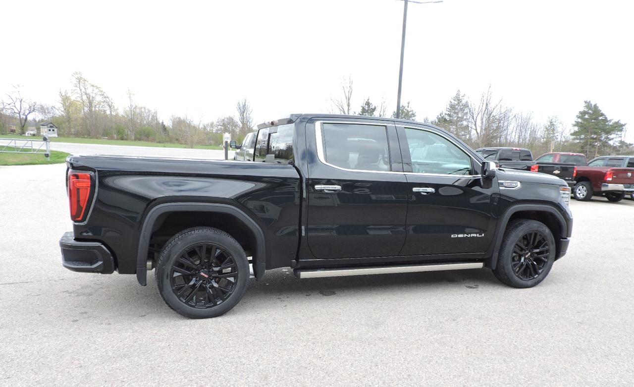 2022 GMC Sierra 1500 Denali 6.2L 4X4 Sunroof Loaded 126000 KMS Photo4