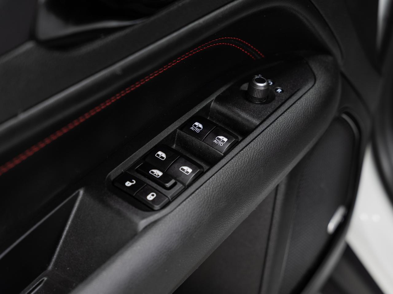 2024 Jeep Compass TRAILHAWK 4x4 | Pano roof | BSM | ACC | CarPlay