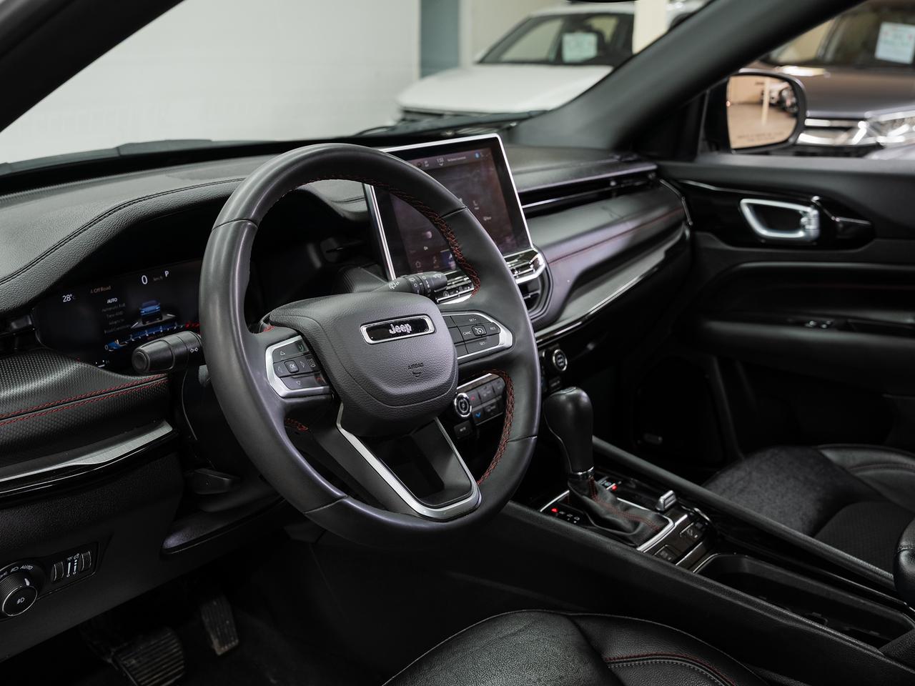 2024 Jeep Compass TRAILHAWK 4x4 | Pano roof | BSM | ACC | CarPlay