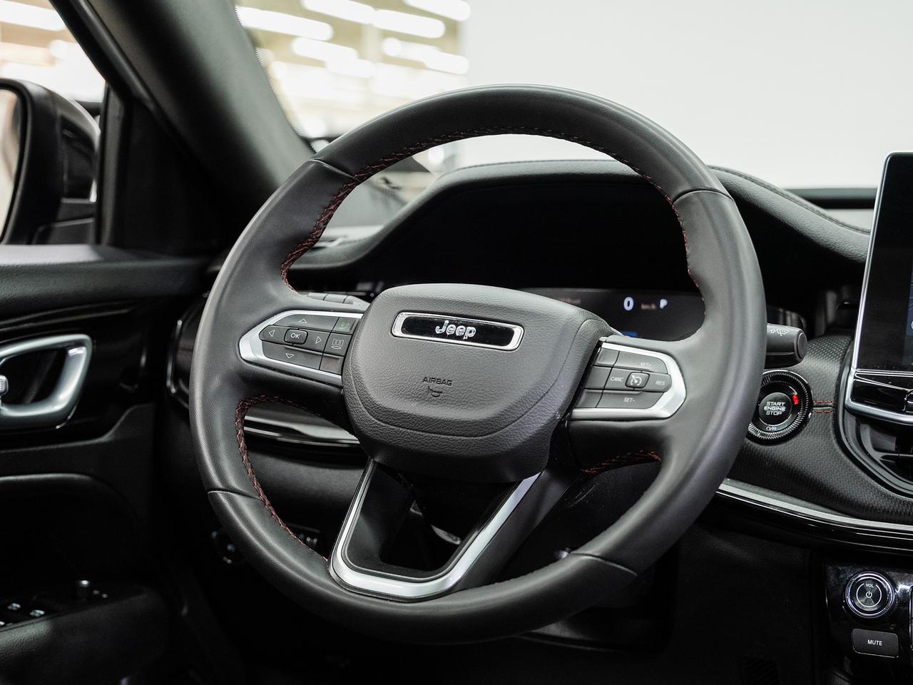 2024 Jeep Compass TRAILHAWK 4x4 | Pano roof | BSM | ACC | CarPlay