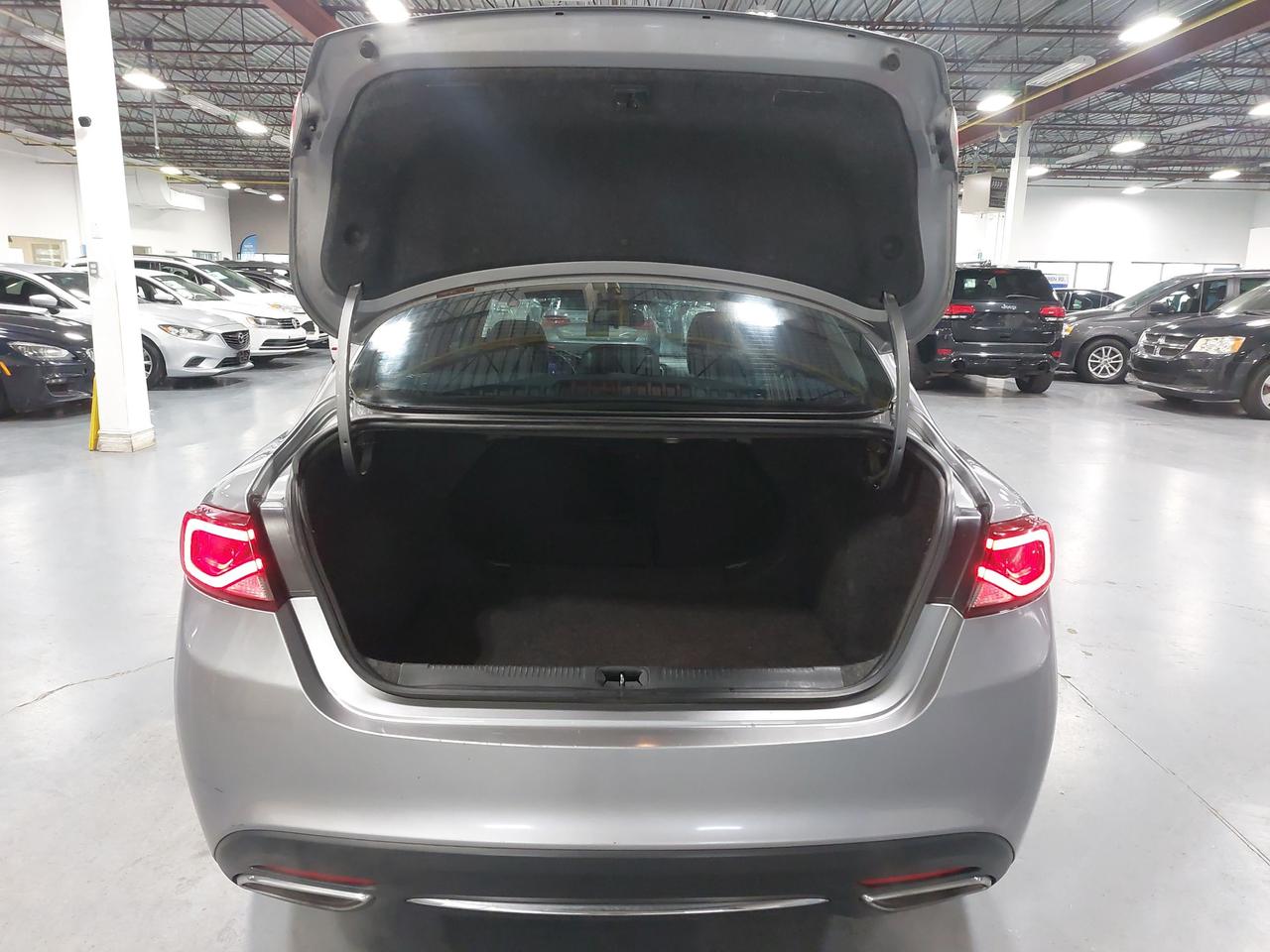 2015 Chrysler 200 C Photo
