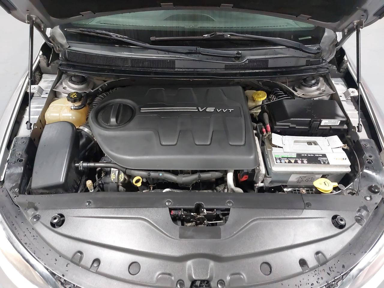 2015 Chrysler 200 C Photo