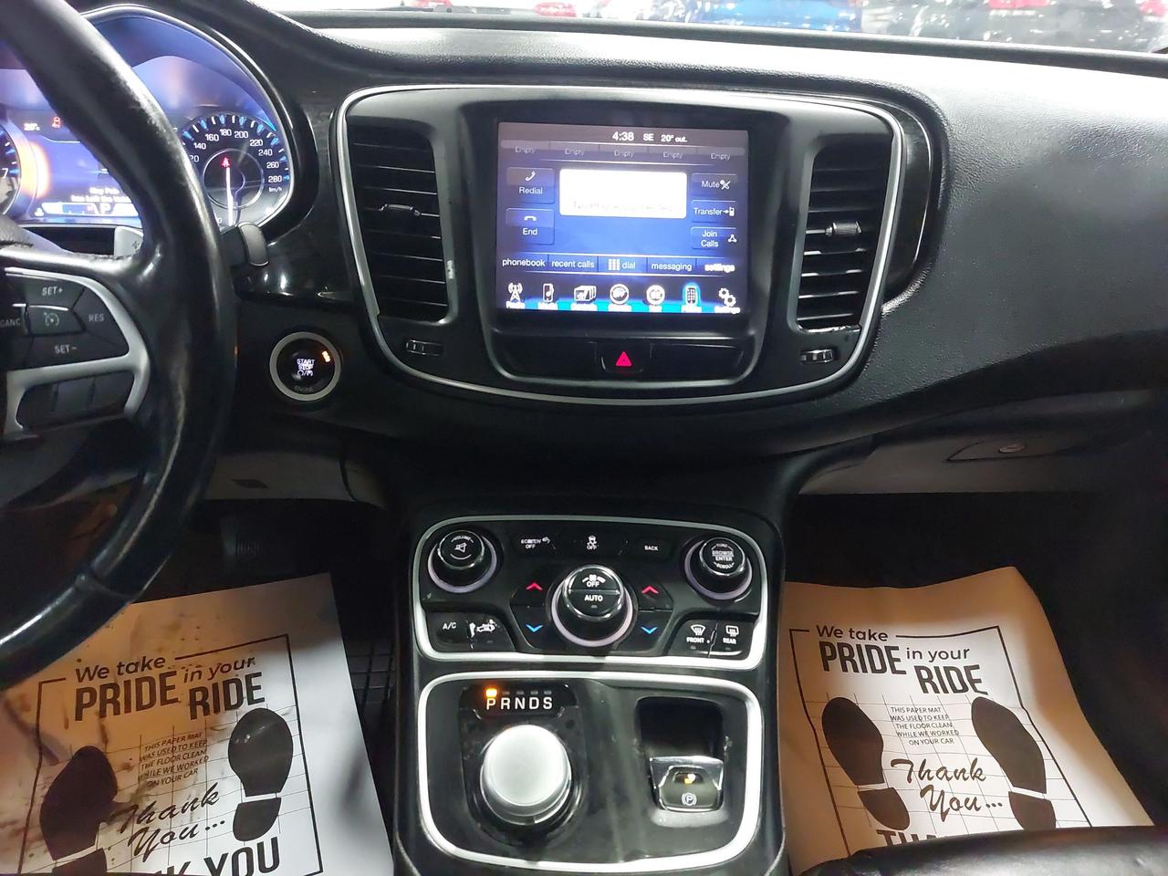 2015 Chrysler 200 C Photo