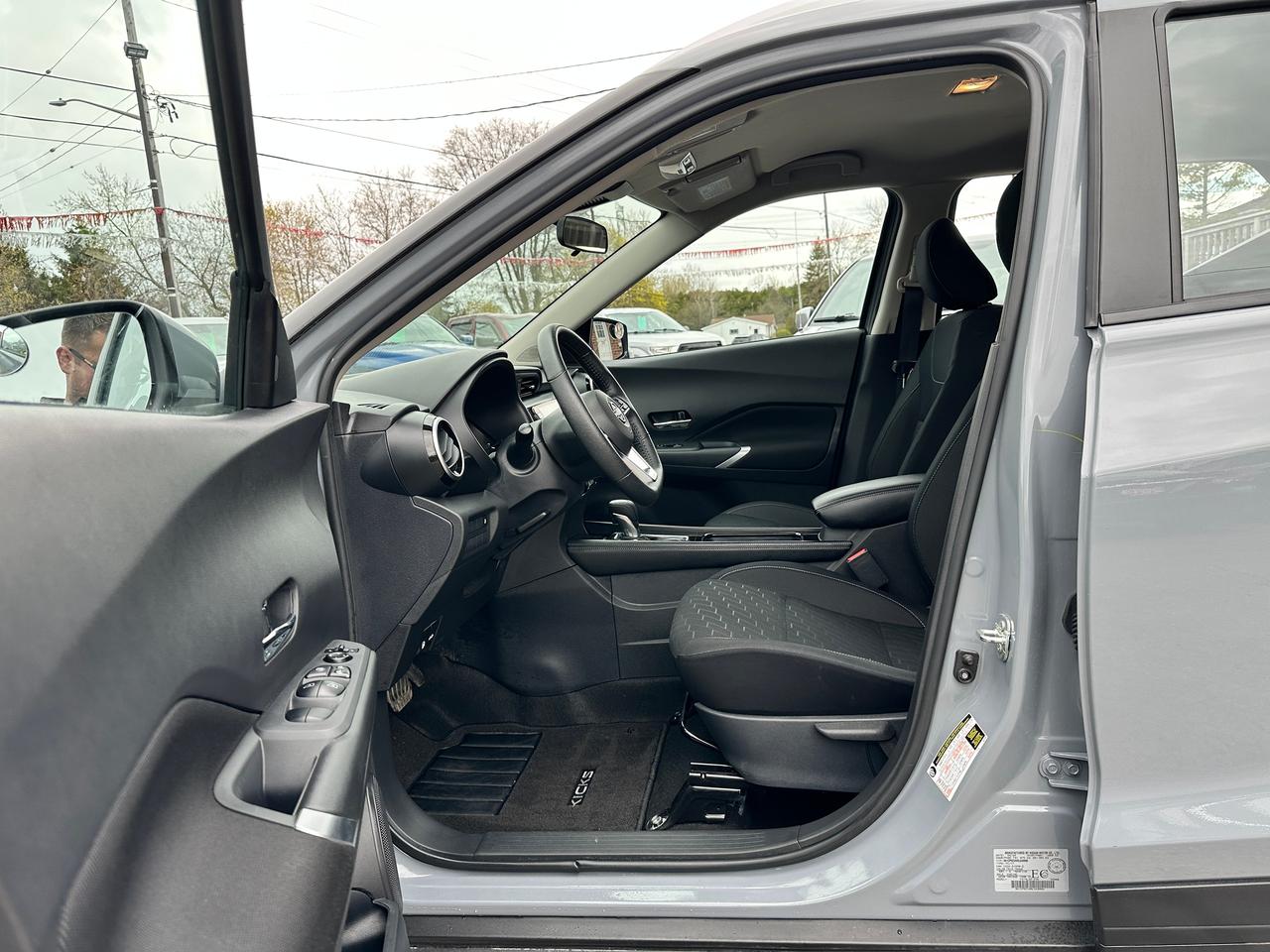 2024 Nissan Kicks SV FWD Heated Cloth XM Heated Steering RemoteStart - Photo #15
