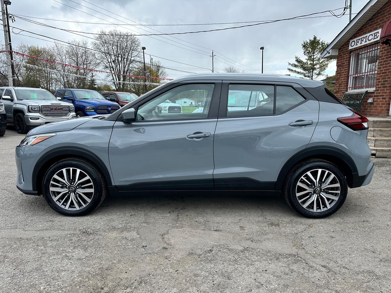 2024 Nissan Kicks SV FWD Heated Cloth XM Heated Steering RemoteStart Photo2