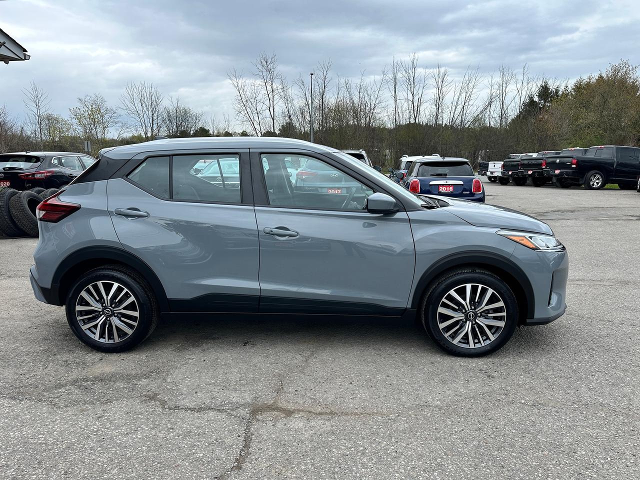 2024 Nissan Kicks SV FWD Heated Cloth XM Heated Steering RemoteStart - Photo #5