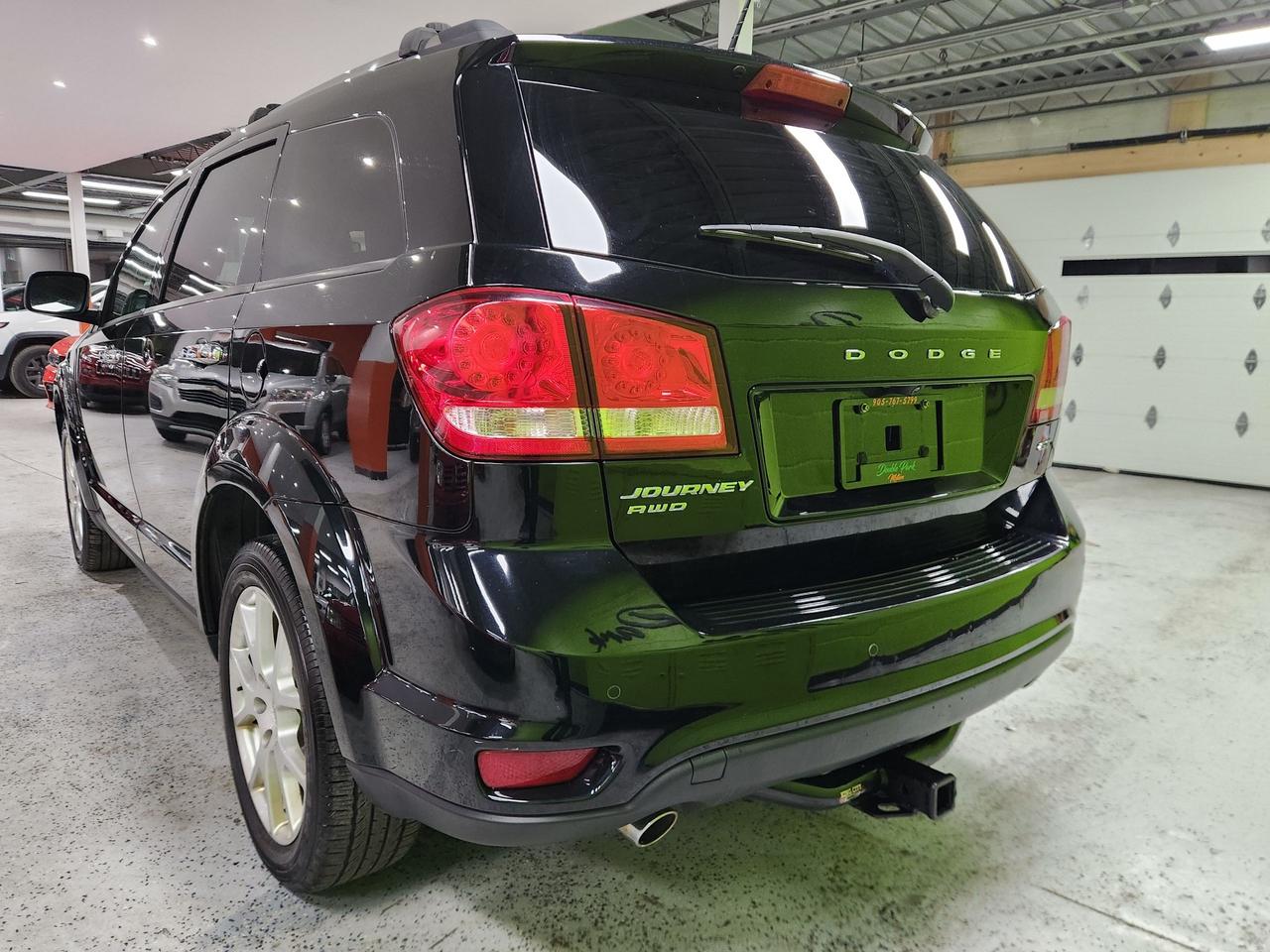 2017 Dodge Journey GT 7 PASS AWD NAVI HITCH LEATHER NO ACCIDENTS Photo