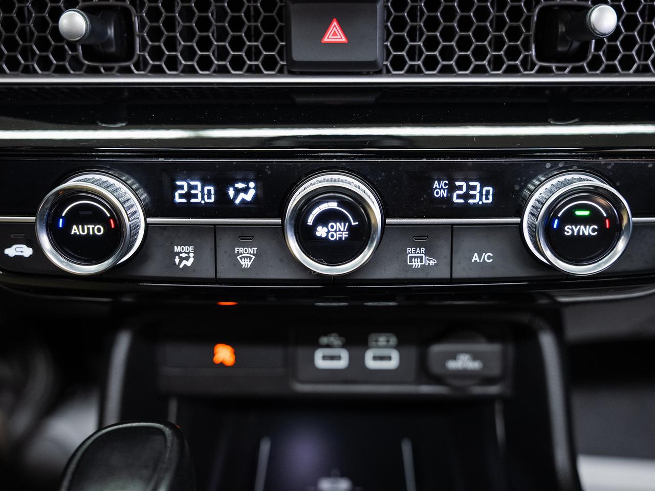 2023 Honda Civic TOURING | Nav | Leather | Sunroof | BSM | CarPlay