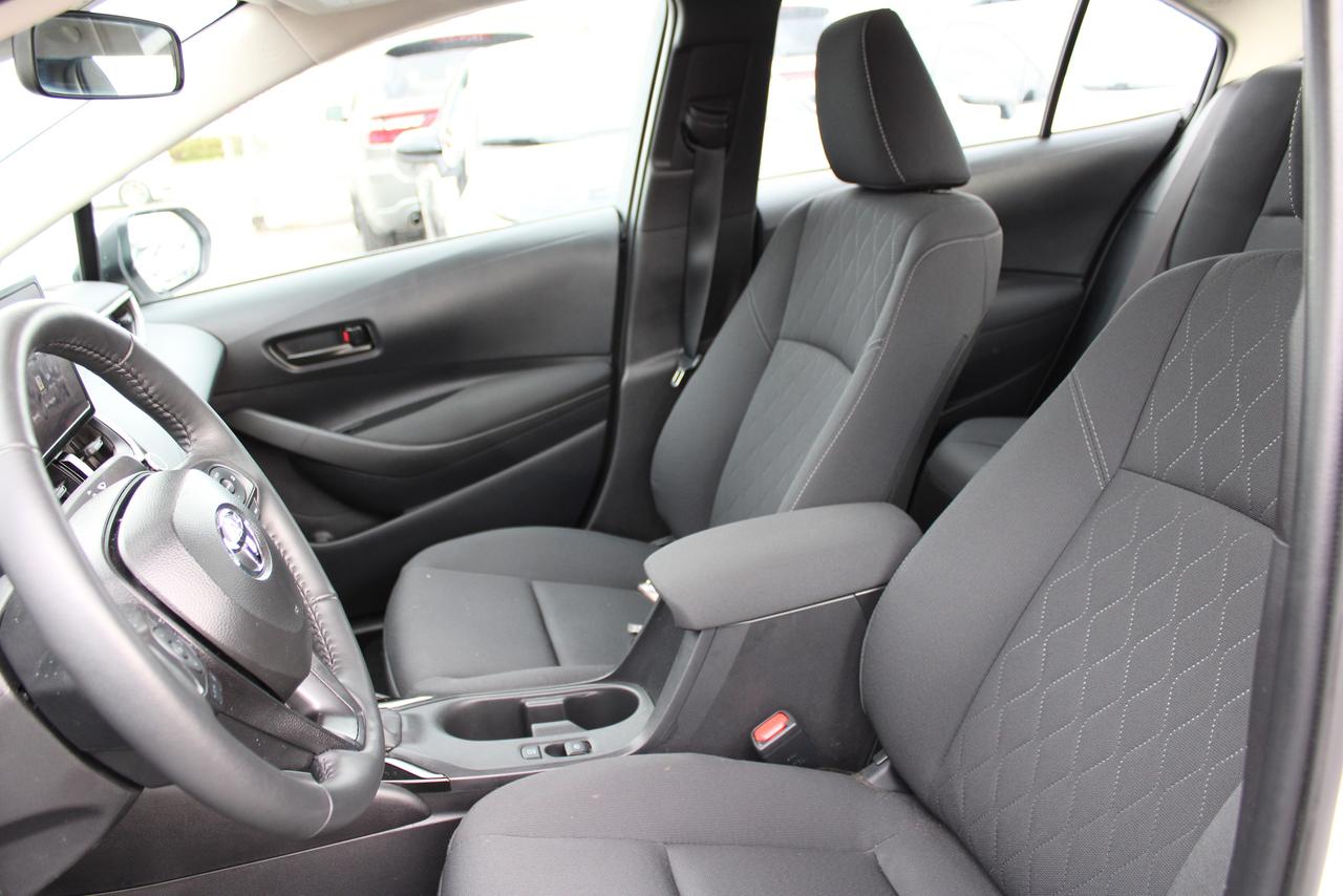 2025 Toyota Corolla LE Photo