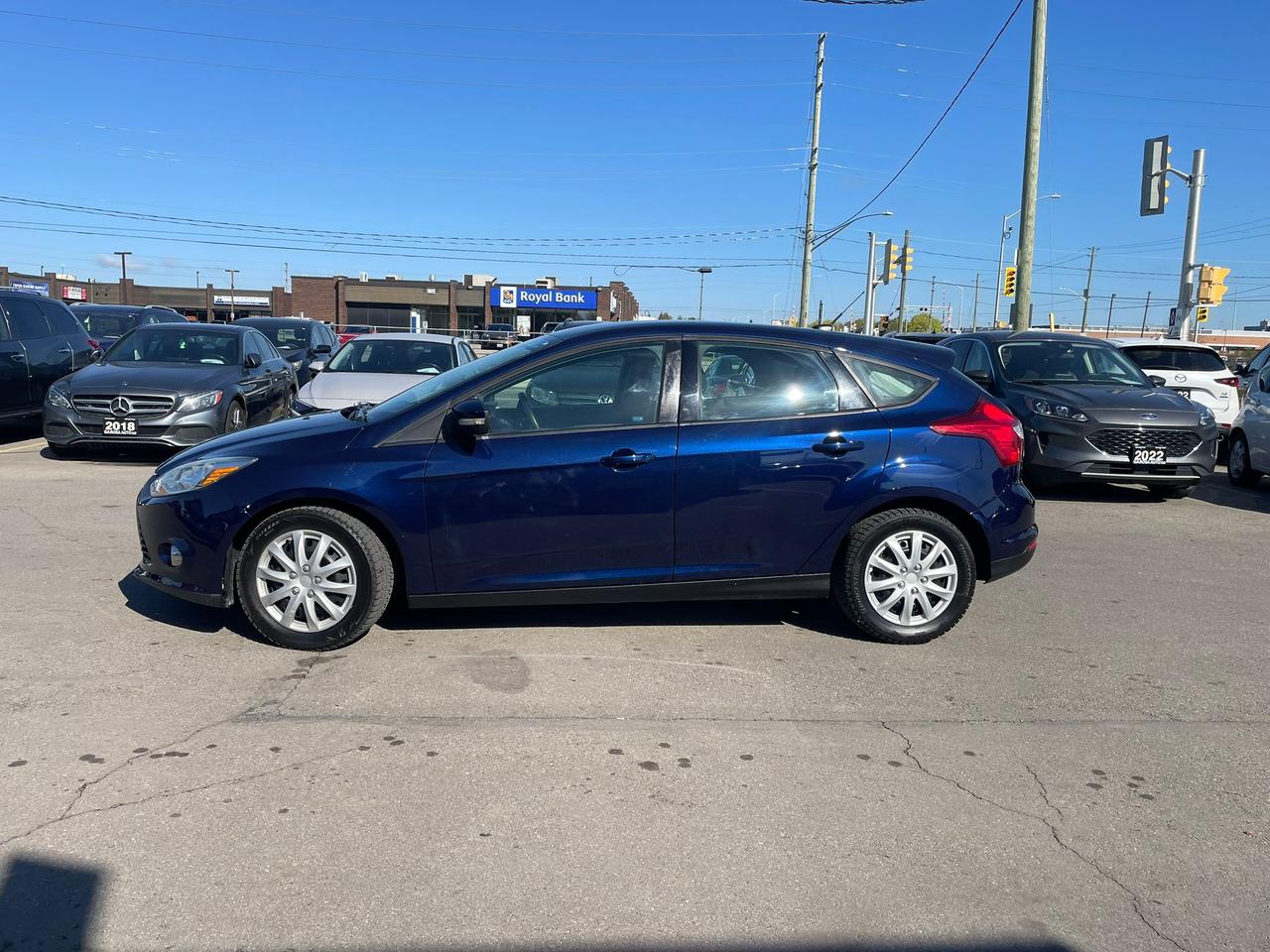 2012 Ford Focus AUTO 5DR HATCHBACK LOW KM !! SAFETY CERTIFIED!! Photo