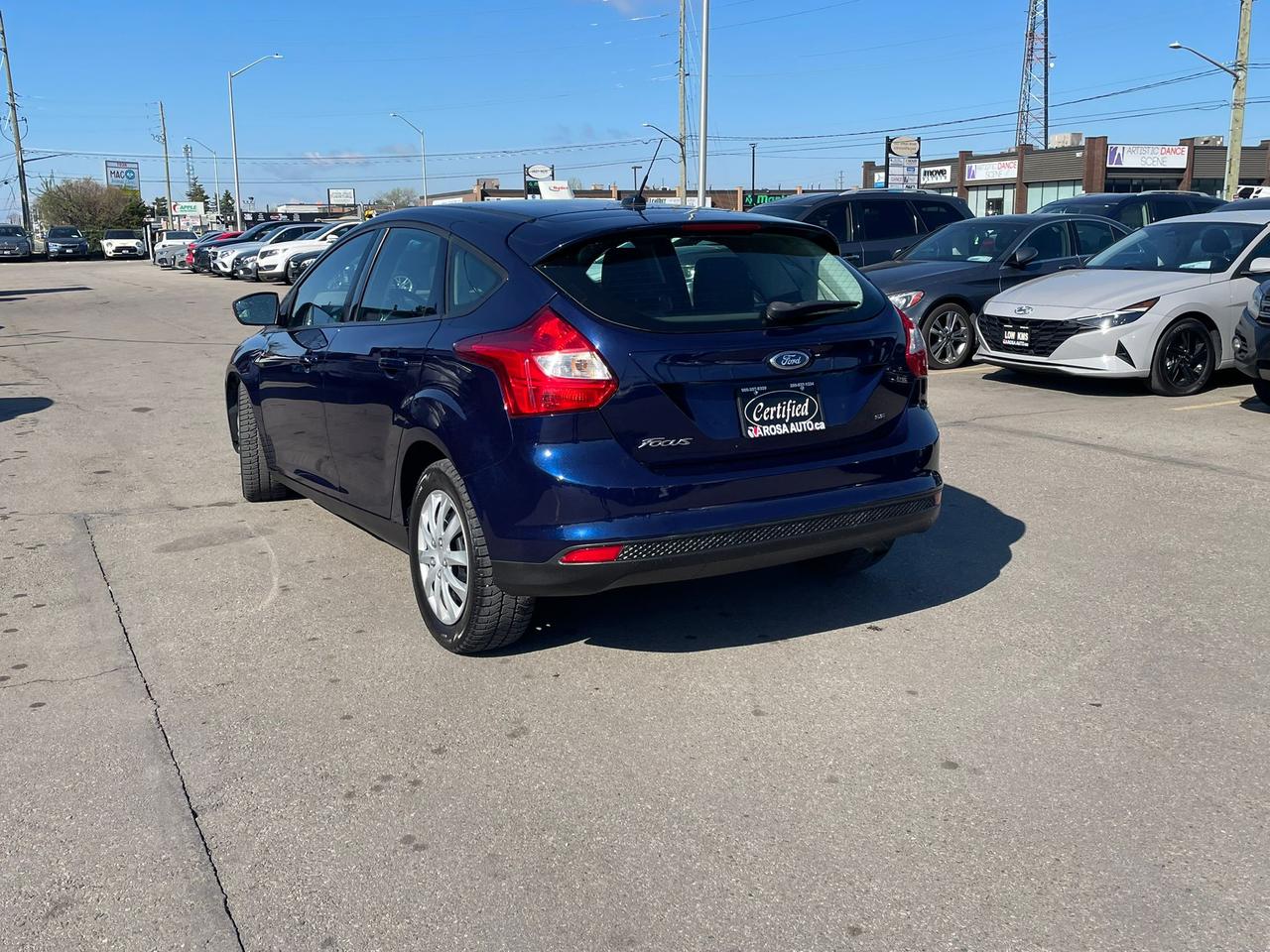 2012 Ford Focus AUTO 5DR HATCHBACK LOW KM !! SAFETY CERTIFIED!! Photo