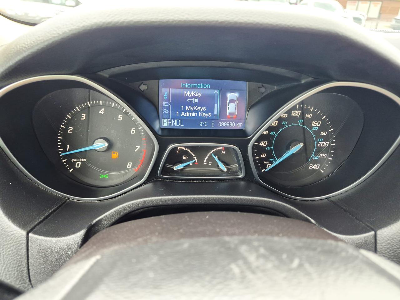 2012 Ford Focus AUTO 5DR HATCHBACK LOW KM !! SAFETY CERTIFIED!! Photo