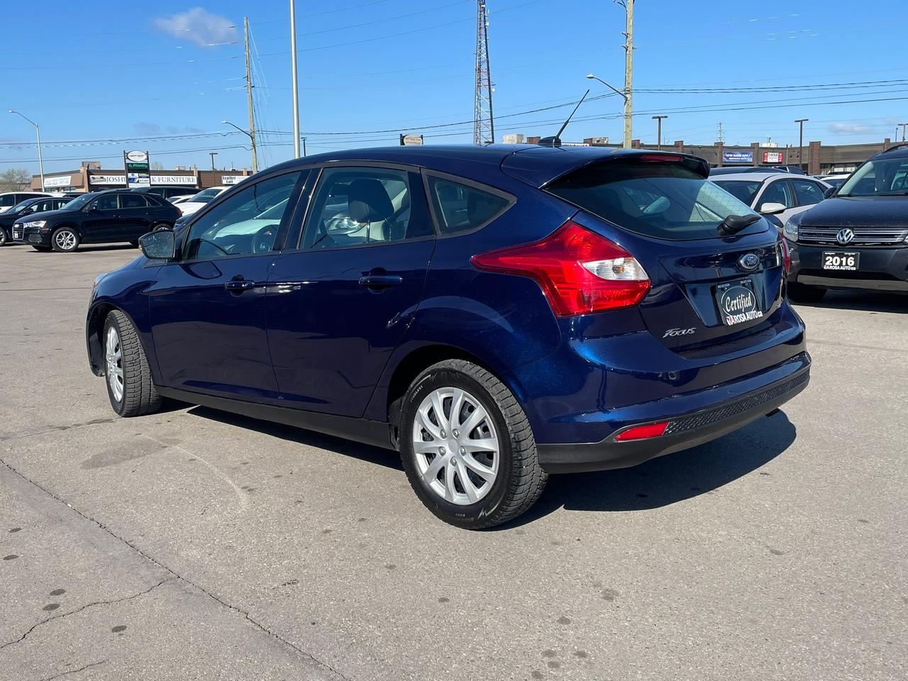 2012 Ford Focus AUTO 5DR HATCHBACK LOW KM !! SAFETY CERTIFIED!! Photo2