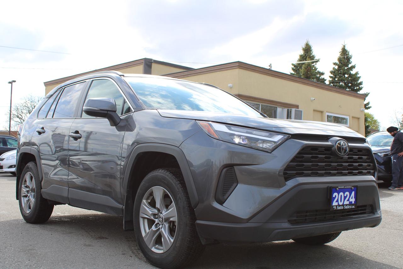2024 Toyota RAV4 XLE Photo0