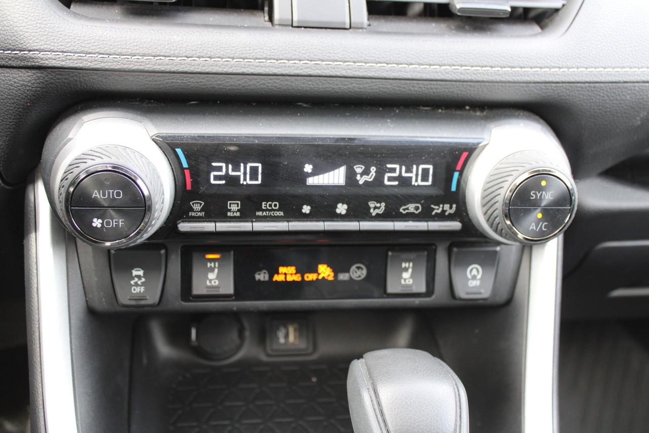 2024 Toyota RAV4 XLE Photo