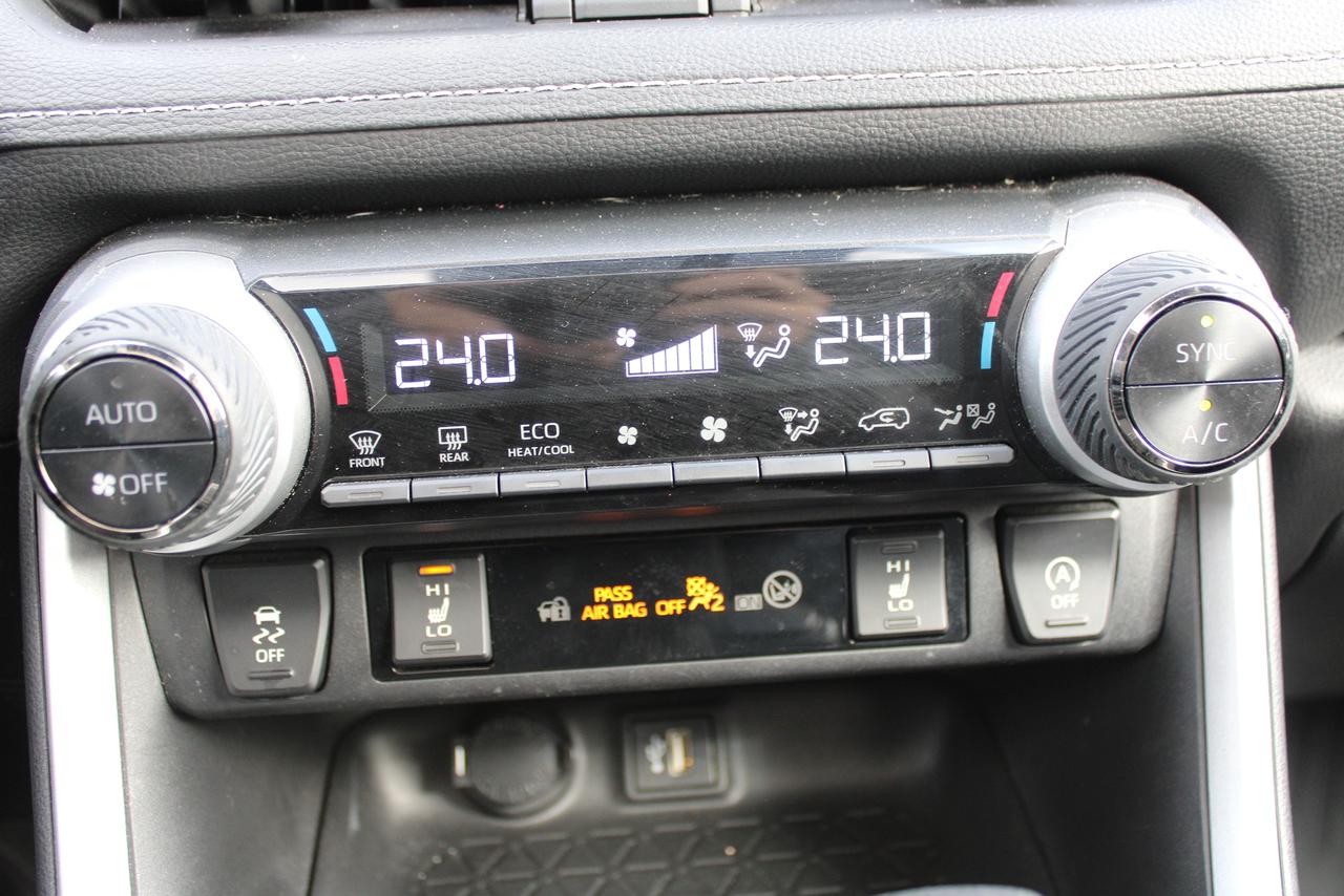 2024 Toyota RAV4 XLE Photo