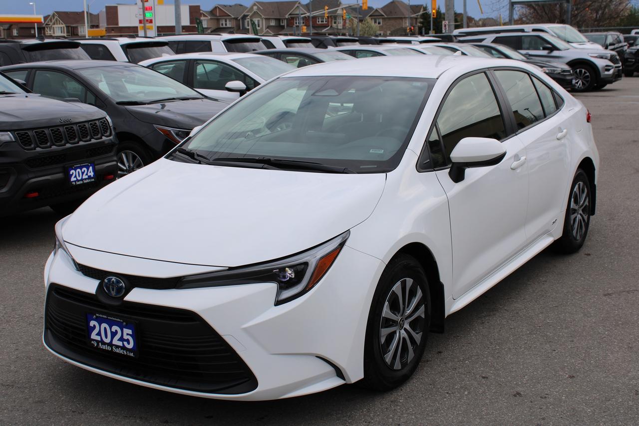 2025 Toyota Corolla Hybrid LE Photo