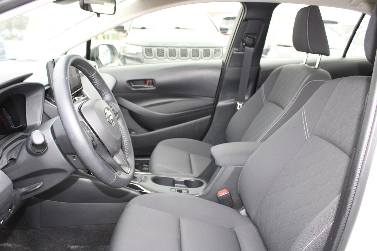 2025 Toyota Corolla Hybrid LE Photo