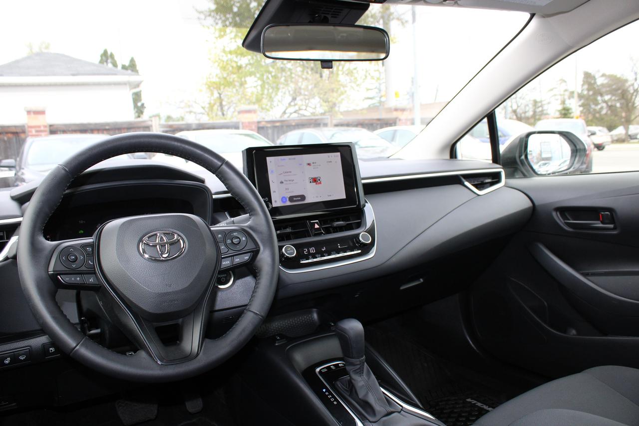 2025 Toyota Corolla Hybrid LE Photo