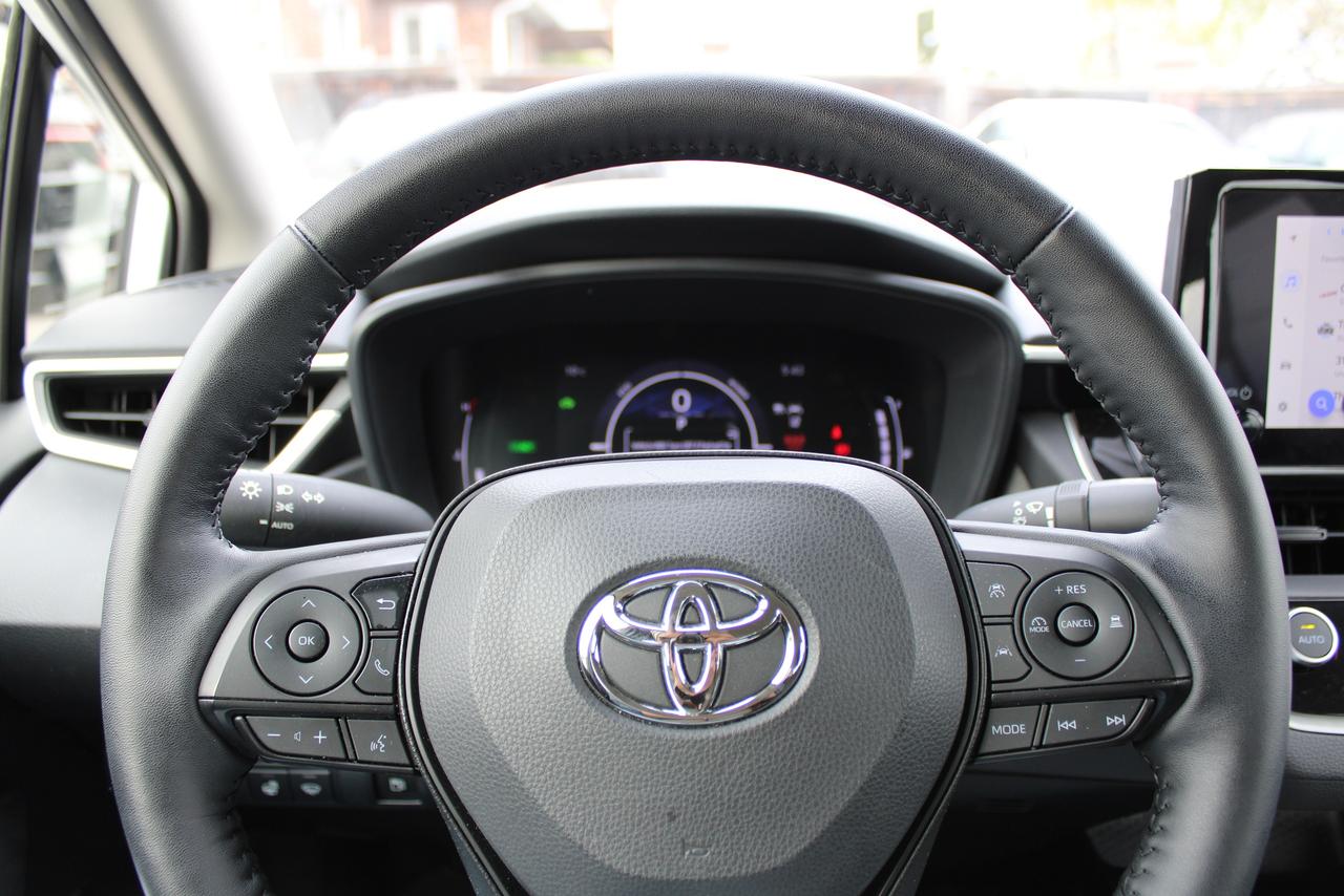 2025 Toyota Corolla Hybrid LE Photo
