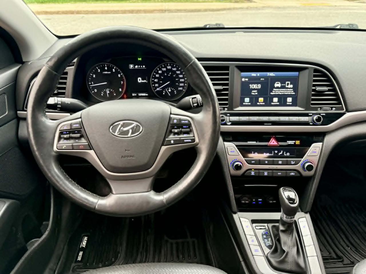 2017 Hyundai Elantra SE Photo2