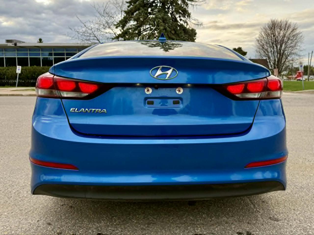 2017 Hyundai Elantra SE Photo