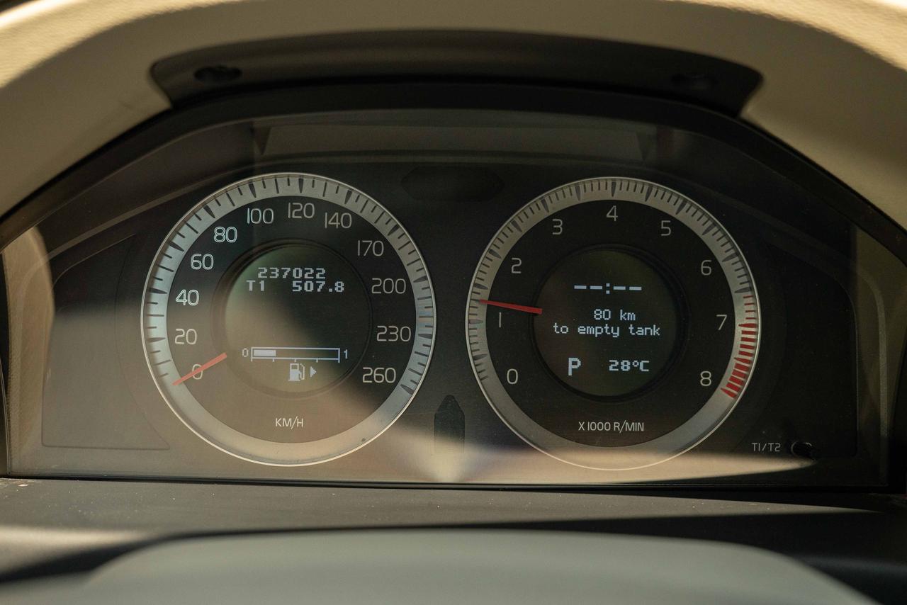 2010 Volvo XC70 3.2L AWD WAGON Photo