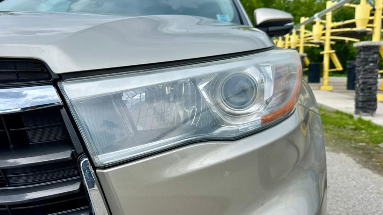 2016 Toyota Highlander HYBRID * AWD * MUST SEE " Photo