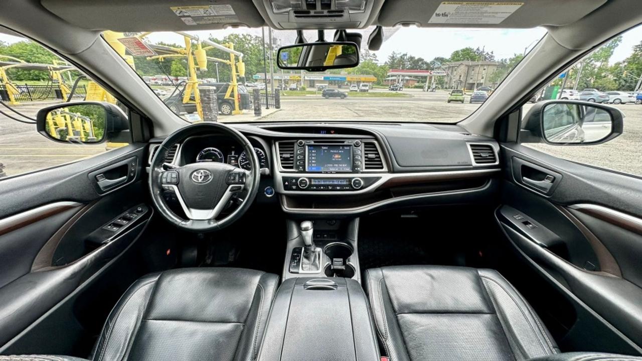 2016 Toyota Highlander HYBRID * AWD * MUST SEE " Photo