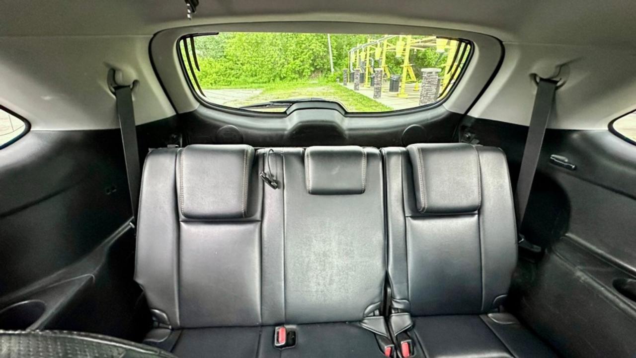 2016 Toyota Highlander HYBRID * AWD * MUST SEE " Photo