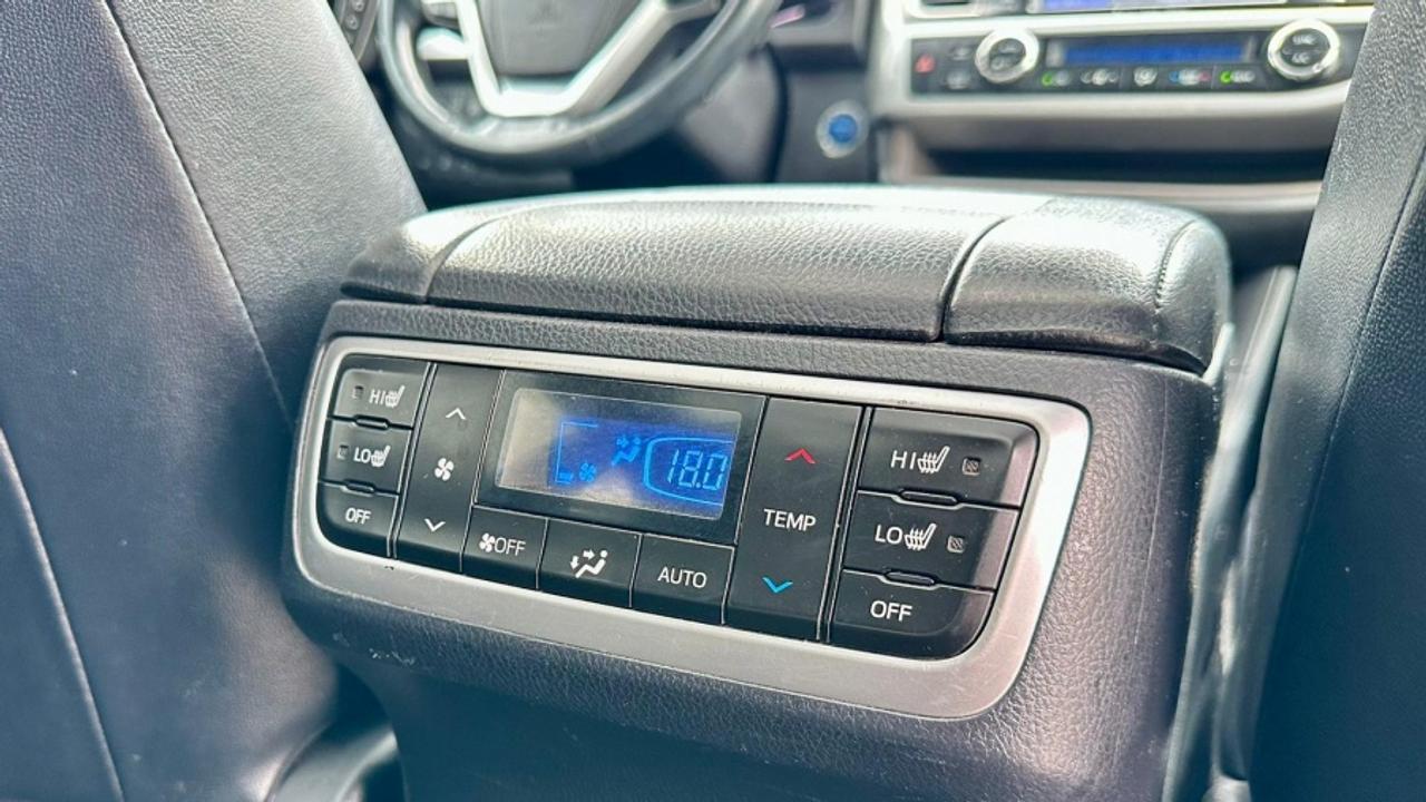2016 Toyota Highlander HYBRID * AWD * MUST SEE " Photo