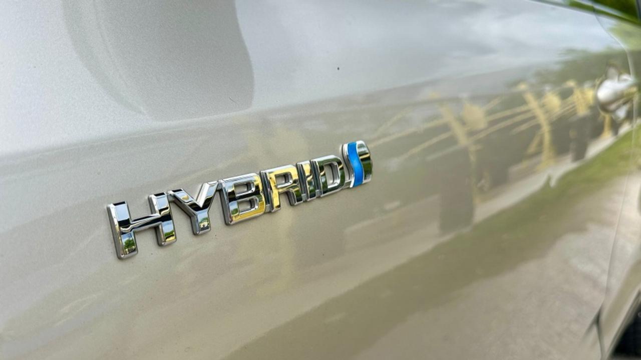 2016 Toyota Highlander HYBRID * AWD * MUST SEE " Photo