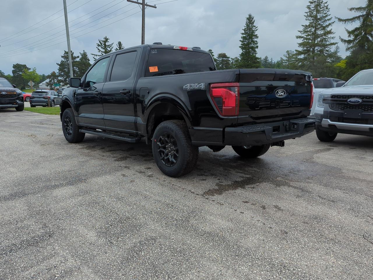 2026 Ford F-150 XLT SuperCrew 301A 4x4 Photo3