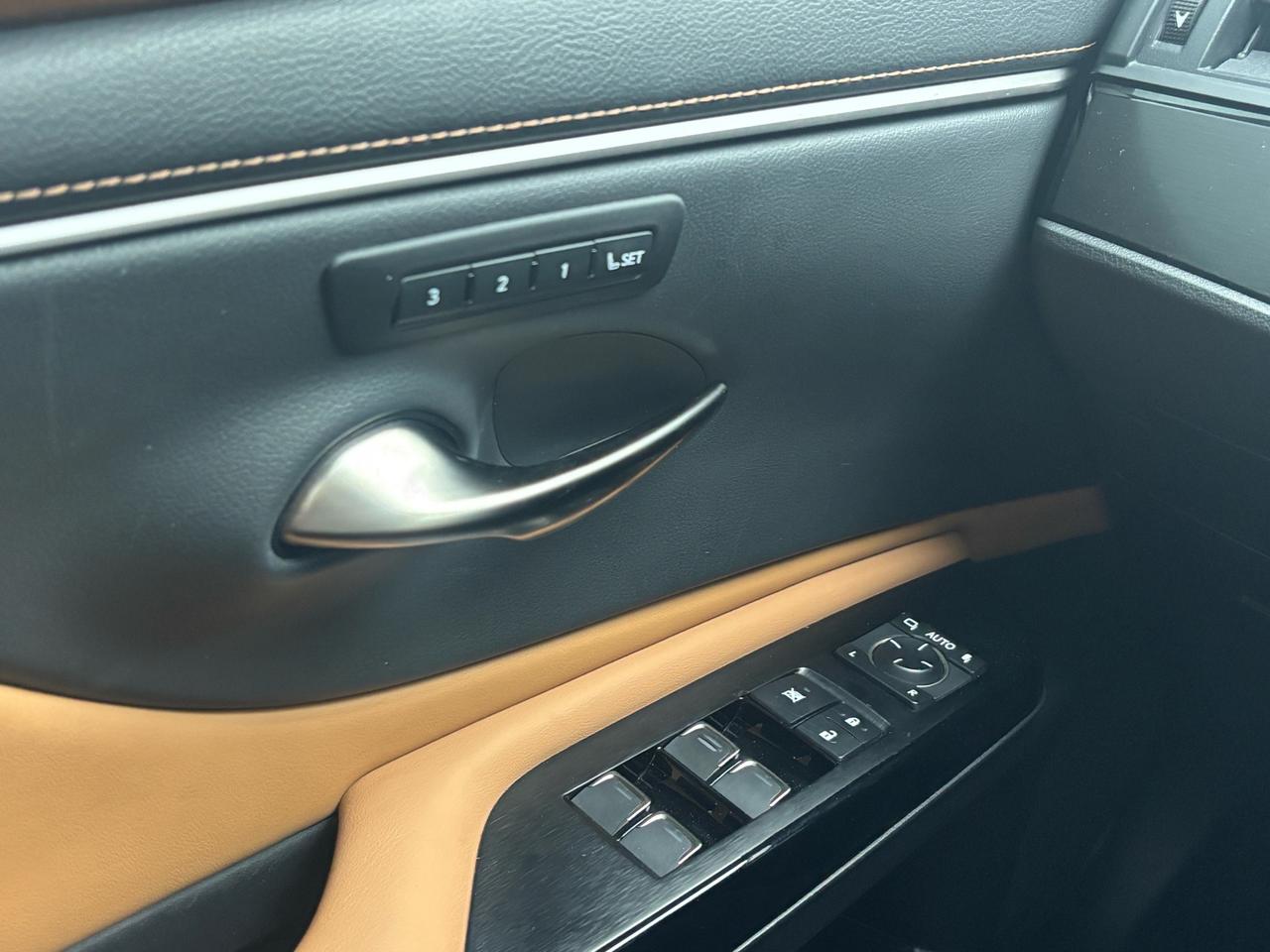 2024 Lexus ES 350 F-Sport ES 350 Auto Photo