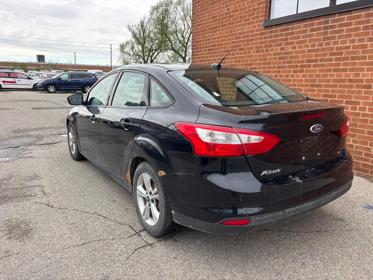 2014 Ford Focus 4DR SDN SE Photo2
