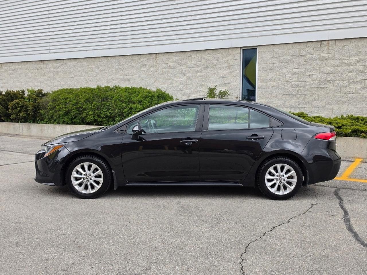2021 Toyota Corolla LE ONLY 84KM-SUNROOF-CAMERA-HEATED SEATS-ALLOYS-CERTIFIED Photo