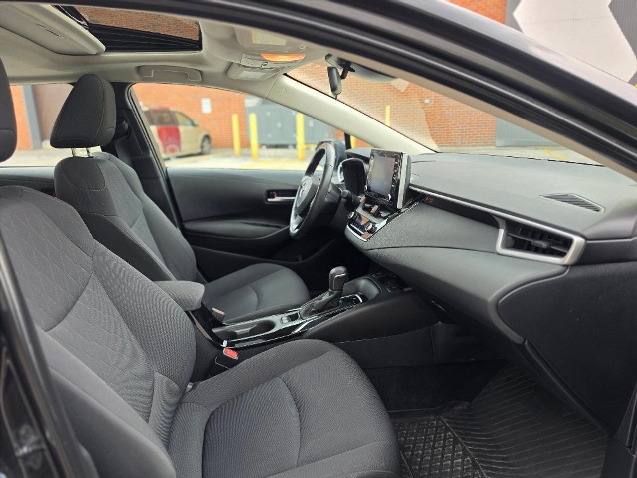 2021 Toyota Corolla LE ONLY 84KM-SUNROOF-CAMERA-HEATED SEATS-ALLOYS-CERTIFIED Photo