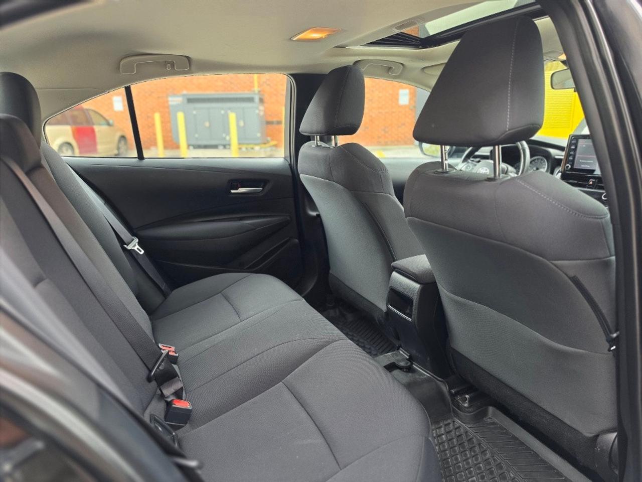 2021 Toyota Corolla LE ONLY 84KM-SUNROOF-CAMERA-HEATED SEATS-ALLOYS-CERTIFIED Photo