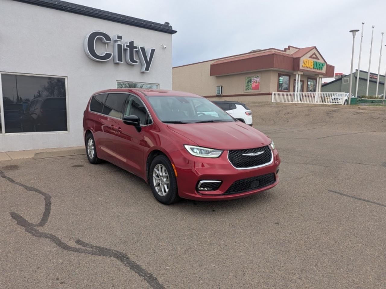 Used 2024 Chrysler Pacifica Touring-L for sale in Medicine Hat, AB