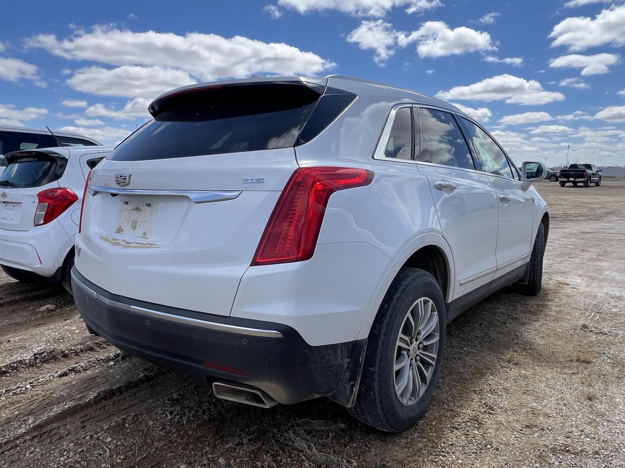 2018 Cadillac XT5 Luxury AWD Photo3