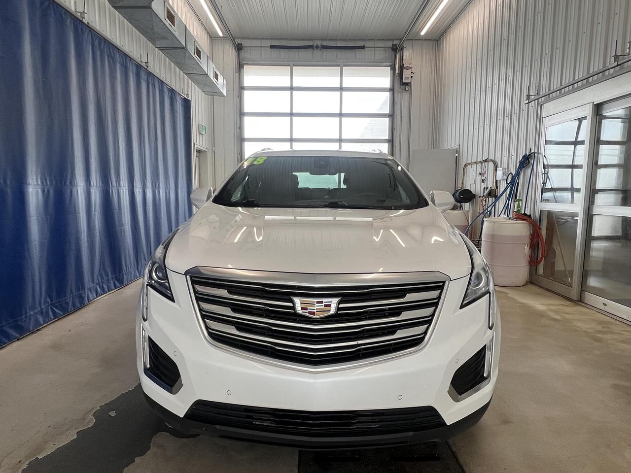 2018 Cadillac XT5 Luxury AWD Photo3
