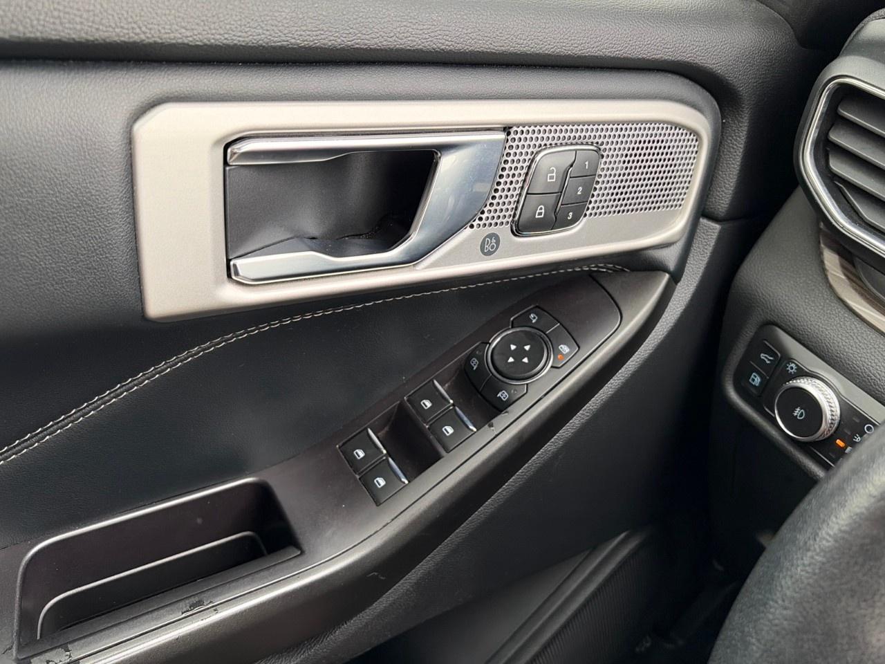 2020 Ford Explorer Limited 4WD Photo
