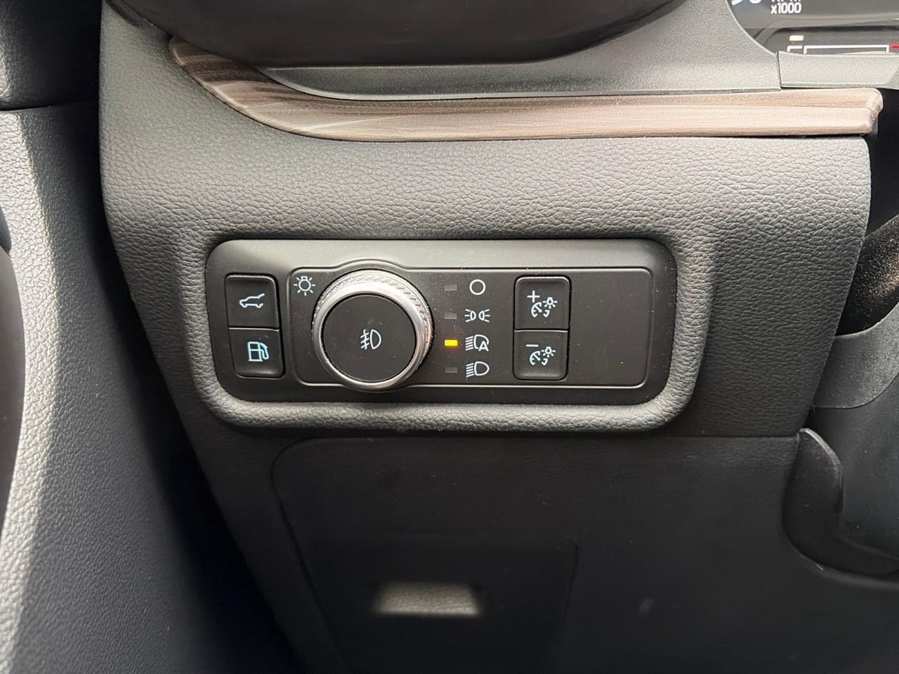 2020 Ford Explorer Limited 4WD Photo