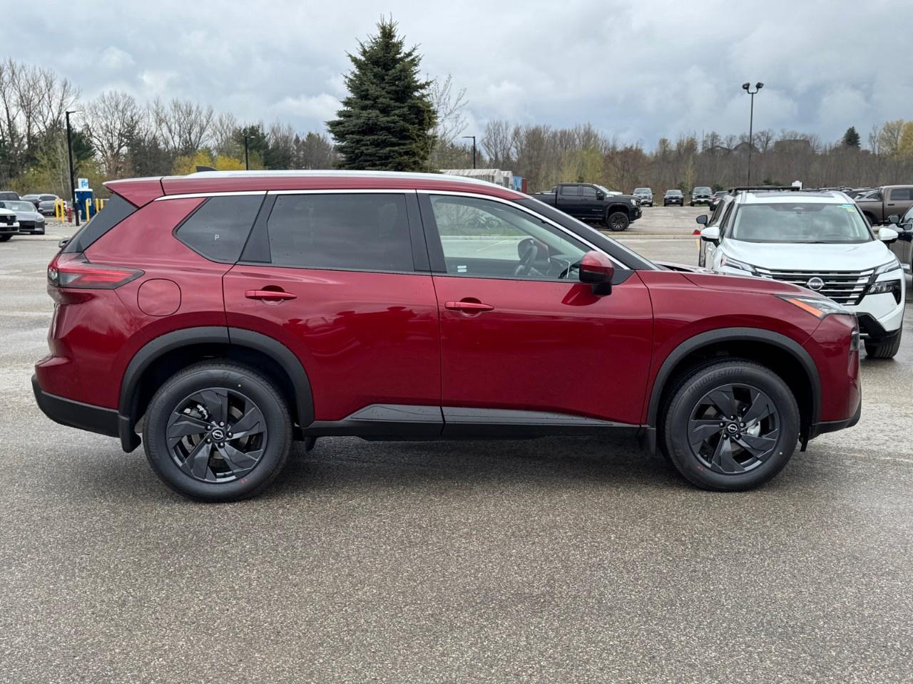2026 Nissan Rogue AWD SV Moonroof Photo
