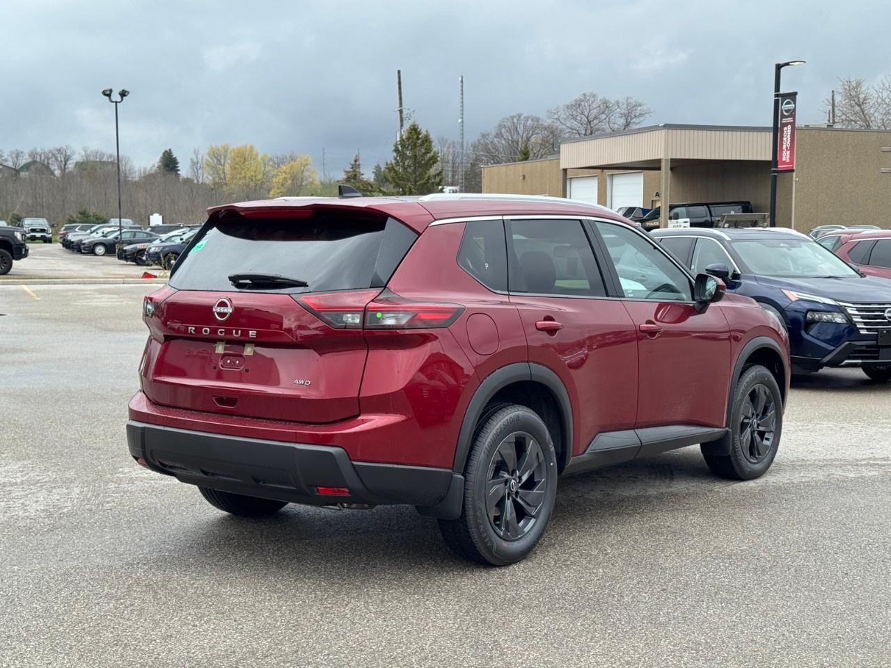 2026 Nissan Rogue AWD SV Moonroof Photo2