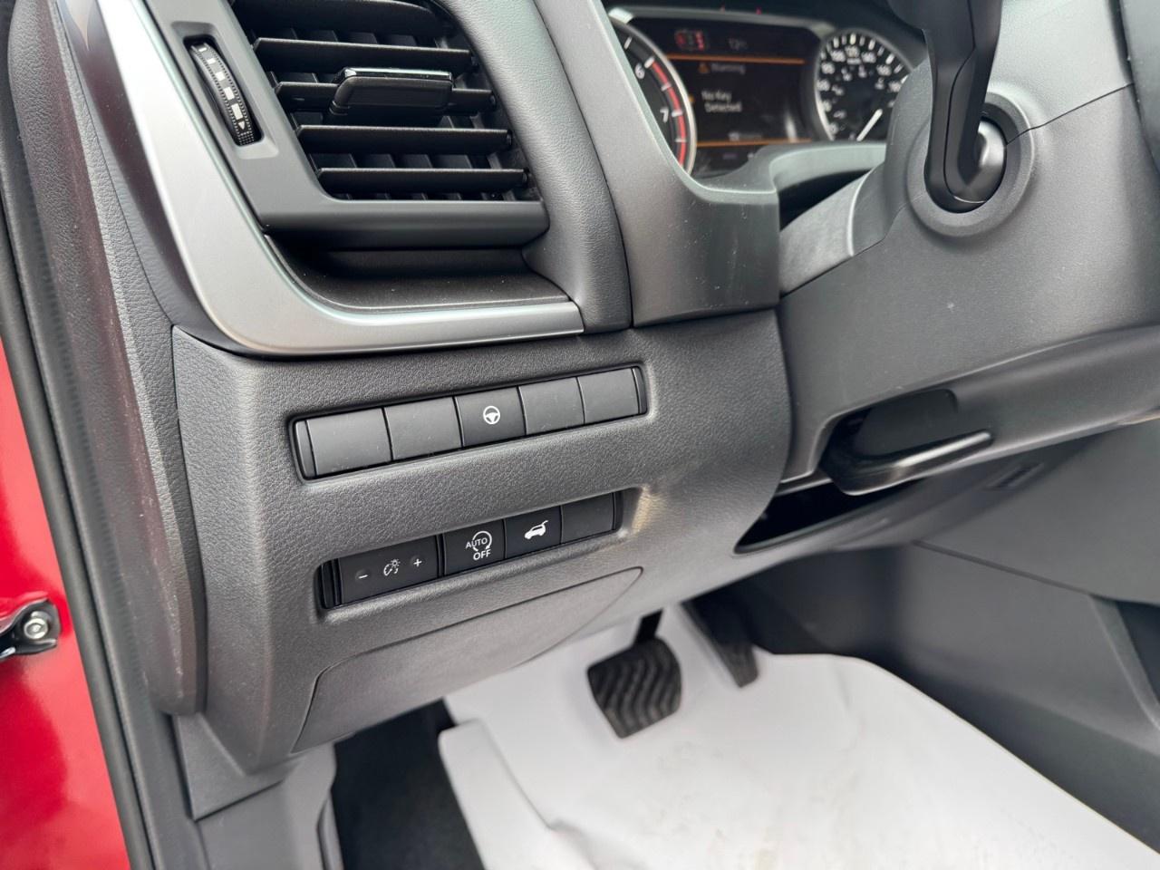 2026 Nissan Rogue AWD SV Moonroof Photo