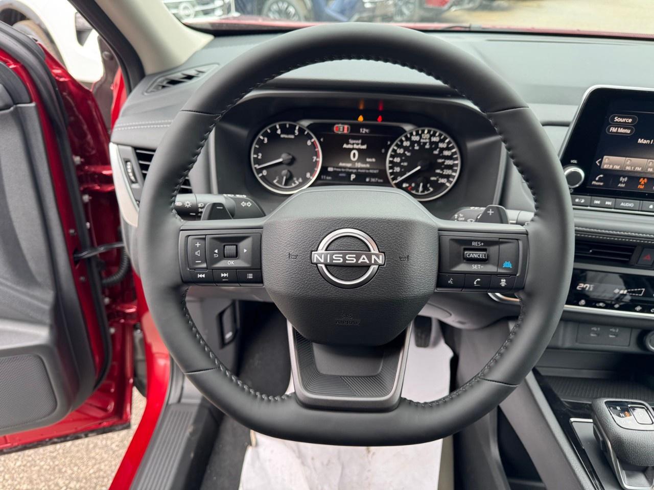 2026 Nissan Rogue AWD SV Moonroof Photo