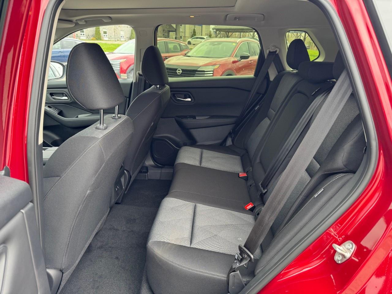 2026 Nissan Rogue AWD SV Moonroof Photo