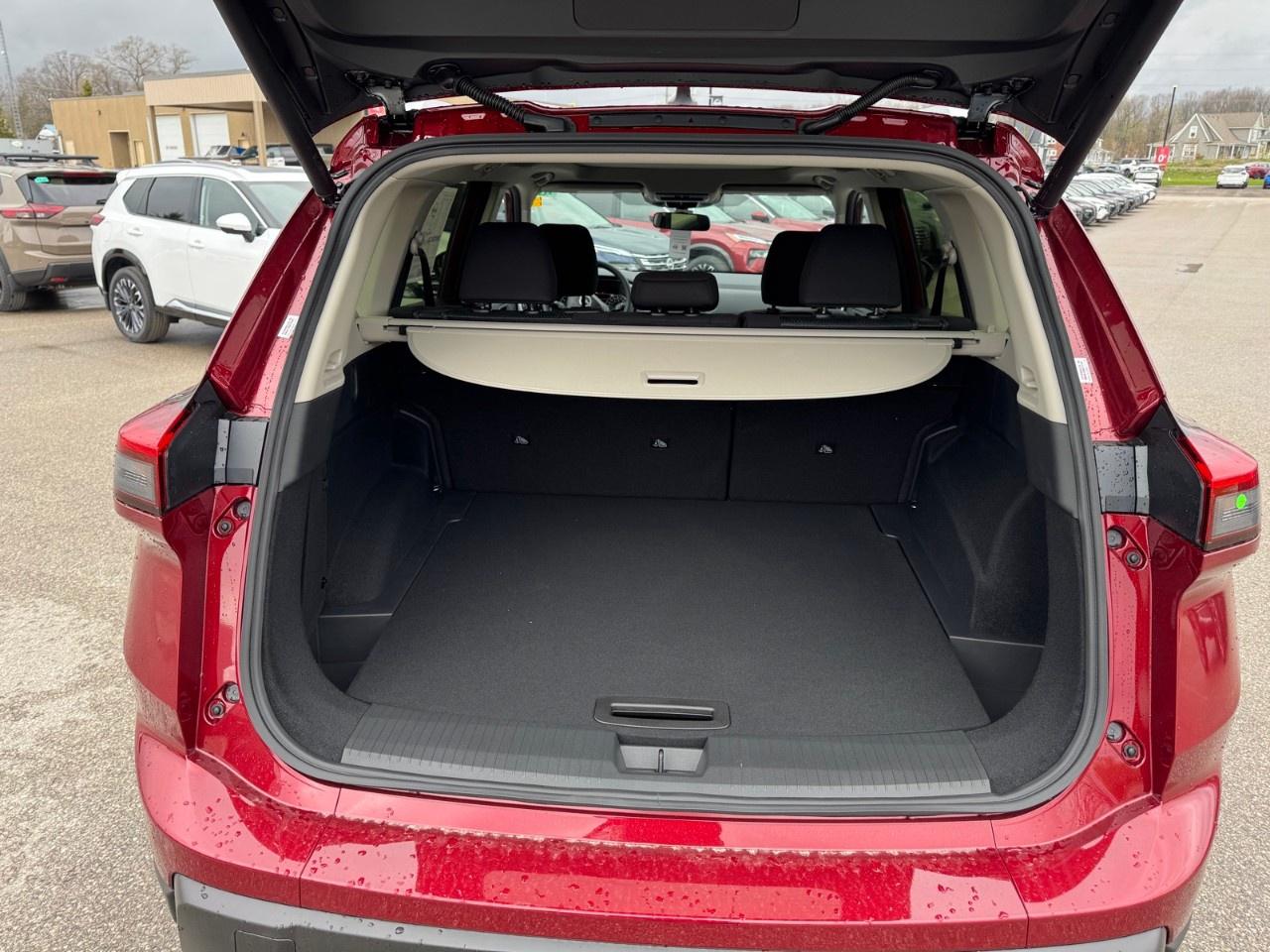 2026 Nissan Rogue AWD SV Moonroof Photo
