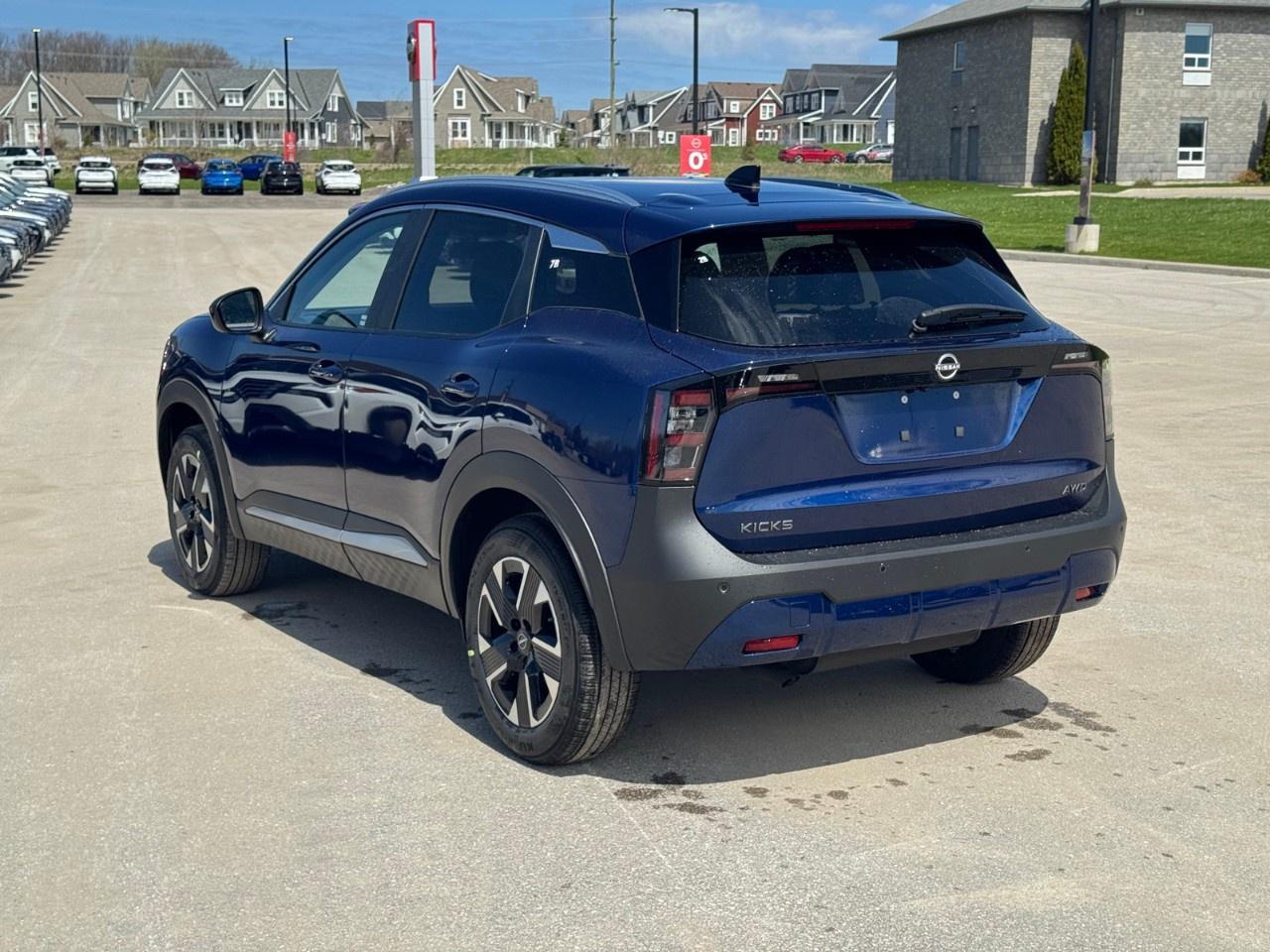 2026 Nissan Kicks SV AWD Photo4